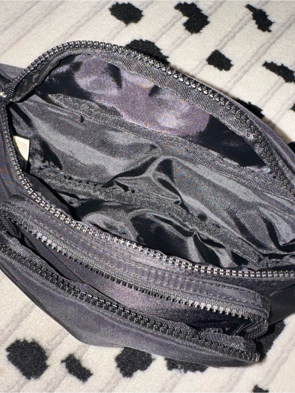 ALO Yoga Explorer Belt Bag - Picture 8 of 9